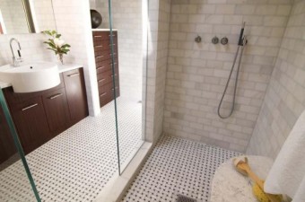Lưu ý khi lắp đặt vách tắm kính